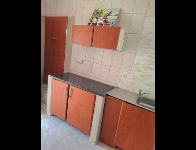 7 BEDROOM HOUSE FOR SALE IN CLAIRE ESTATE